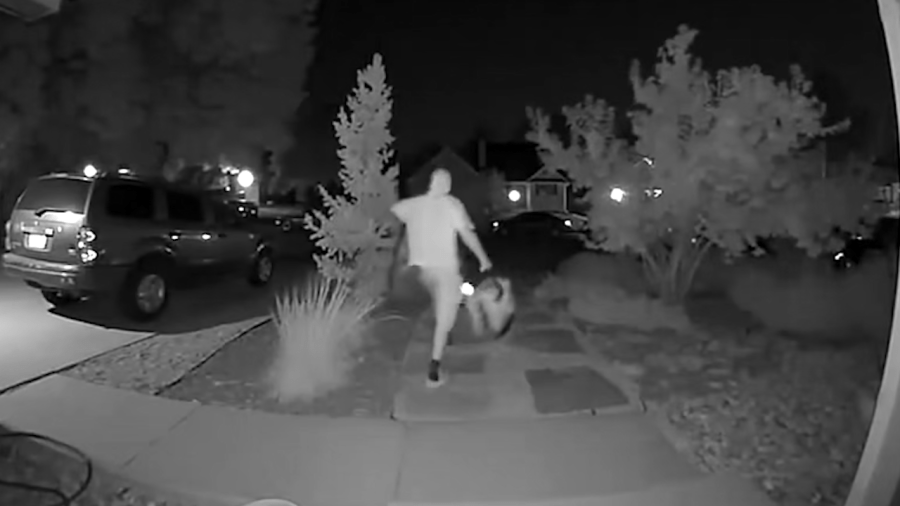 You are currently viewing Aurora family says thieves stole thousands in fishing gear, paddleboards