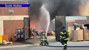 Read more about the article Black smoke, flames seen as fire breaks out behind Littleton thrift store