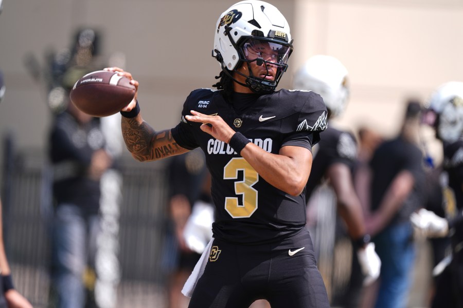 You are currently viewing Ryan Staub leads rotation of Colorado quarterbacks, throws 2 TD passes in 31-7 win over Delaware