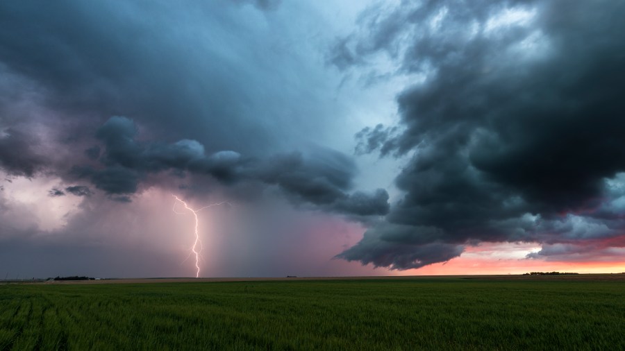 You are currently viewing After hunters killed by lightning, expert urges safety during storms at elevation