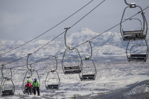 Read more about the article Powderhorn Mountain Resort seeks to replace West End double chairlift