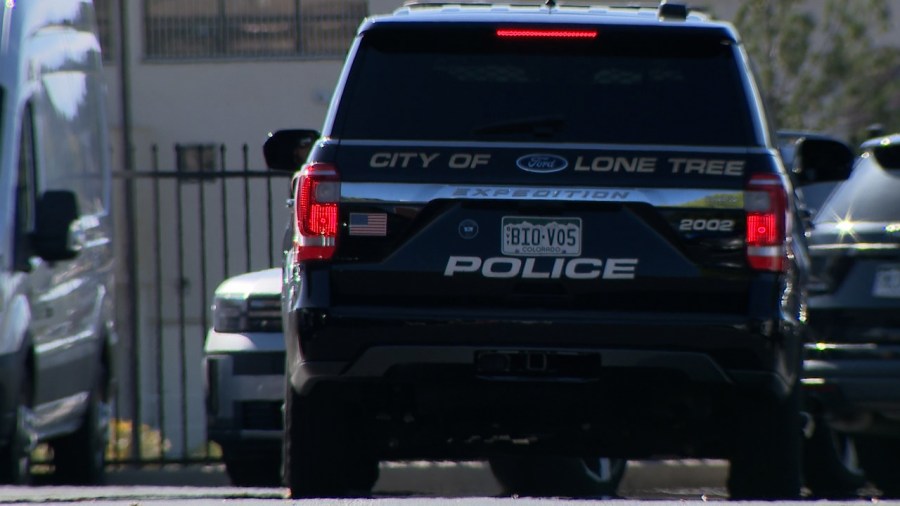 You are currently viewing 2 facing charges after throwing rocks at tow truck driver in Lone Tree