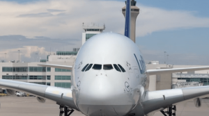 Read more about the article Million-pound mega airplane still drawing colossal crowds in final weeks of Denver itinerary