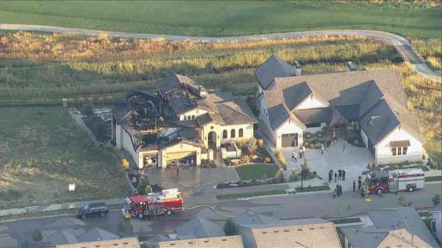 You are currently viewing Crews battle early morning house fire near Berthoud