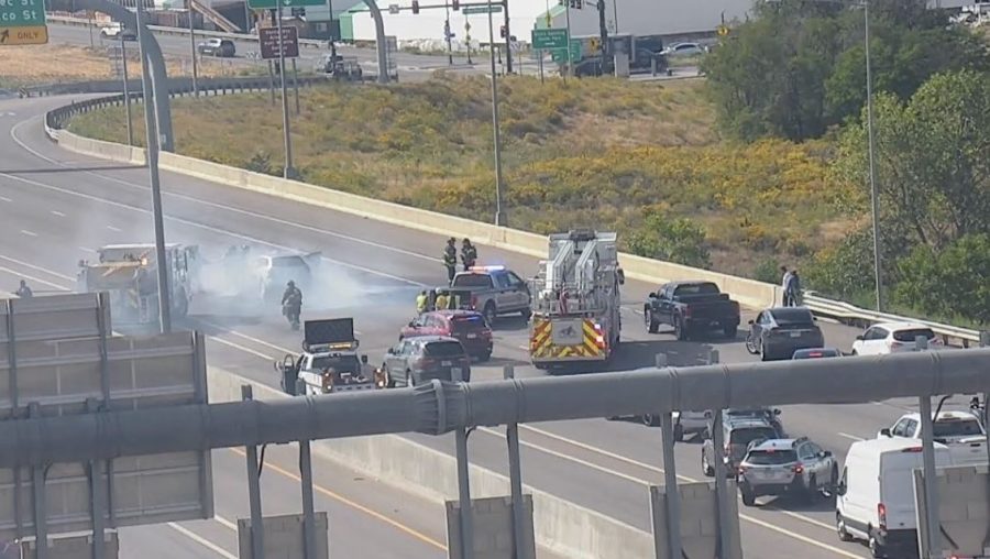 You are currently viewing Westbound I-70 in Denver closed due to crash, vehicle fire