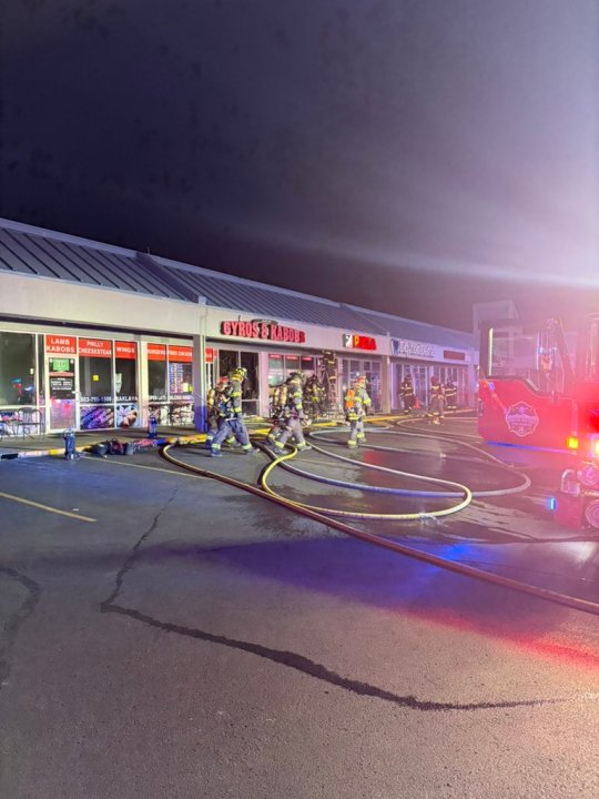 You are currently viewing Fire crews respond to blaze at halal restaurant on South Parker Road