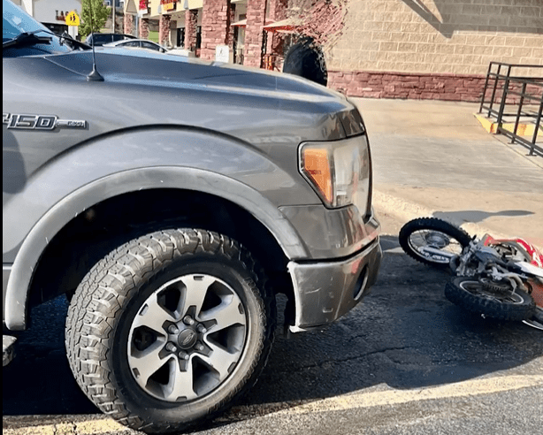 You are currently viewing Juvenile on dirt bike injured in roadway crash: Sheriff explains Colorado motorized bike laws