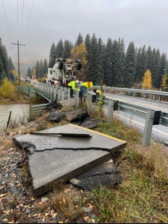 You are currently viewing 2 homes destroyed, 90 damaged: Heavy rains spur evacuations for over 390 La Plata County homes