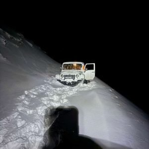 Read more about the article Photos: Florida dad, son rescued after snow strands vehicle on Engineer Pass summit