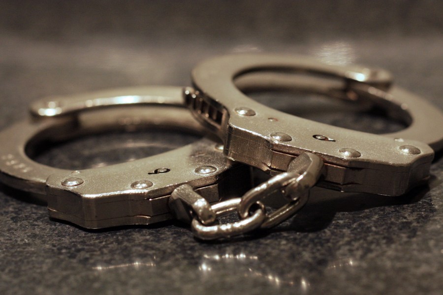 You are currently viewing Suspect faces 8 charges, including DUI, in 4-car crash that killed 1, injured 2 others