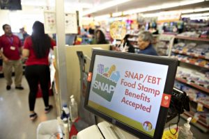 Read more about the article No SNAP benefits to be issued in November as government shutdown stretches on