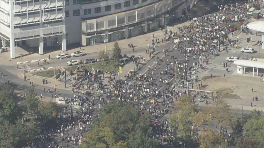 You are currently viewing 'No Kings' road closures, RTD service disruptions in Denver