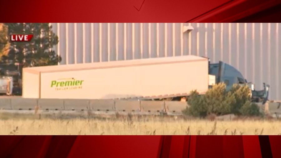 You are currently viewing Westbound I-70 lanes reopened after truck crash before Tower Road in Aurora