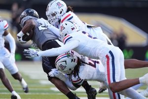 Read more about the article Noah Fifita's 4 TD throws, Arizona's 5 takeaways help Wildcats crush Colorado 52-17