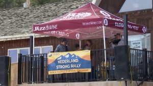 Read more about the article Music, food, dancing brings support after destructive Nederland fire